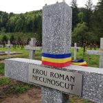 VIDEO: Peste 1000 de români din toată țara au sărbătorit Ziua Armatei Române la Cimitirul Internațional de la Valea Uzului