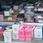 Parfumuri contrafăcute în valoare de 84.000 de lei, confiscate de polițiștii giurgiuveni