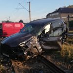 FOTO| Accident feroviar în Ploiești. Mașină lovită de tren pe str. Apelor