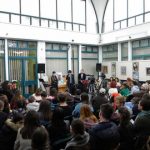 Elevi din trei licee au umplut cupola Bibliotecii Județene la întâlnirea cu Mădălina Mantu și Mihăiță Macoveanu