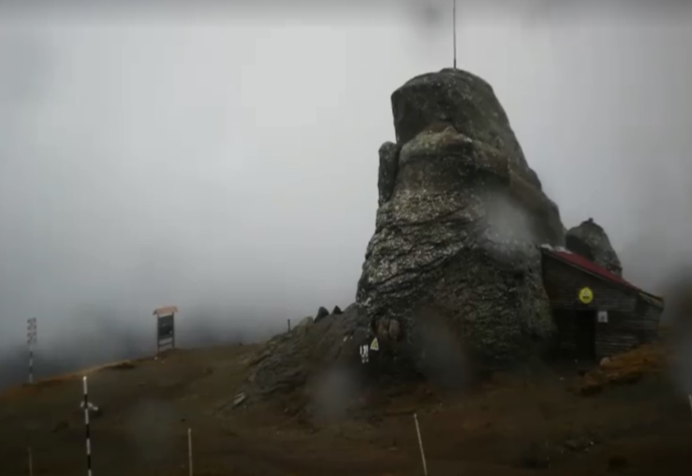 Video| Vântul a bătut cu peste 170 km/h în zona montană, în timpul Codului Roșu