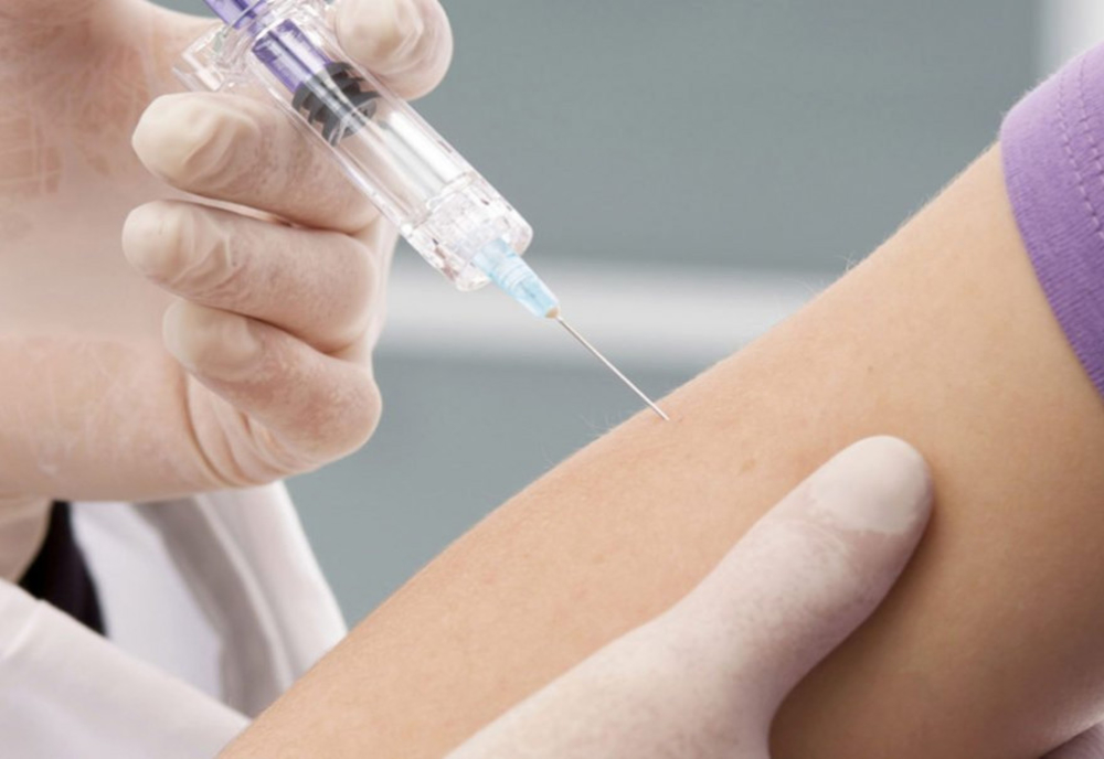 Aproape 9000 de doze de vaccin antigripal ajung la Buzău