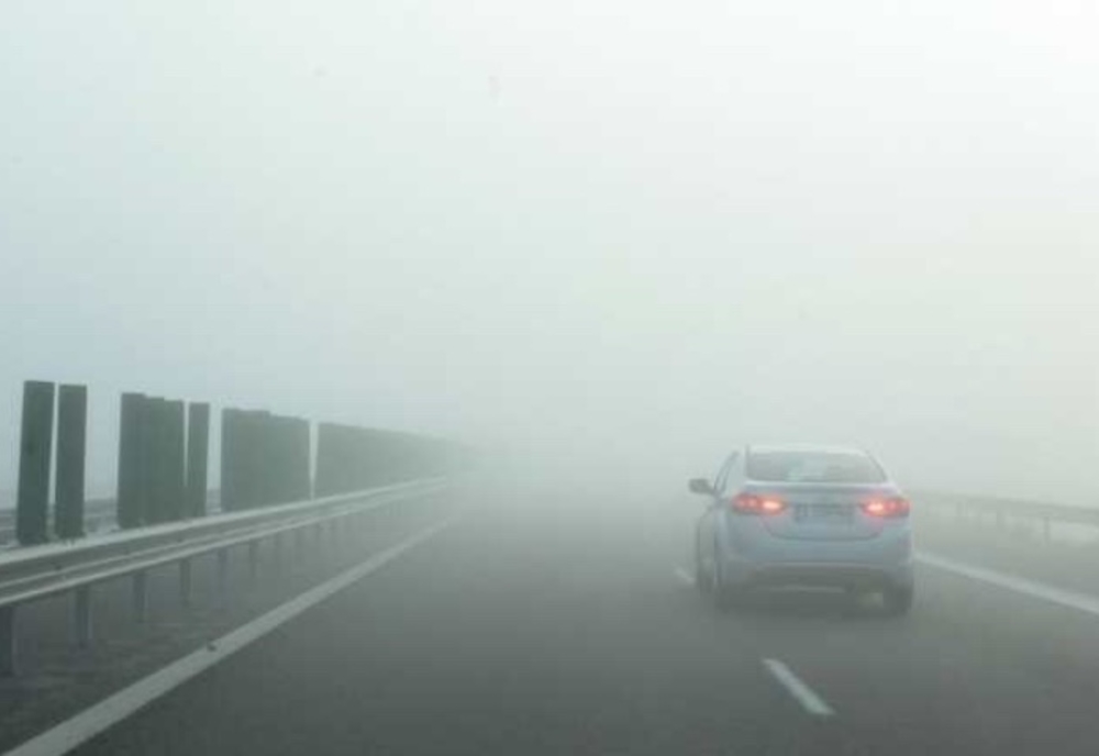 Atenție, șoferi! Ceață în toate județele Moldovei