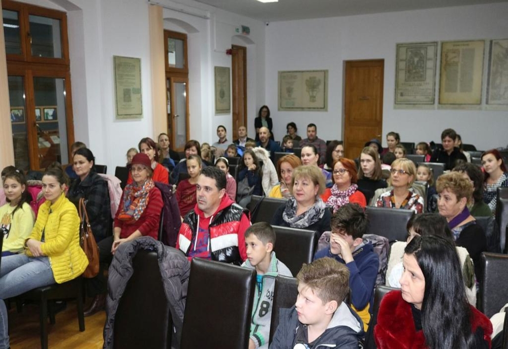 Bistrițeni de toate vârstele, interesați de cursul gratuit de limba engleză organizat de Biblioteca Județeană ”George Coșbuc” (FOTO)