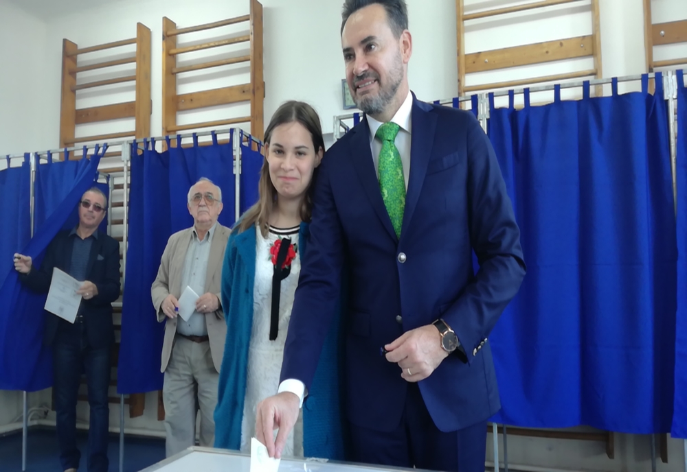 Arad: FOTO VIDEO: Europarlamentarul Gheorghe Falcă: „votul de astăzi nu este pentru un preşedinte, pentru că acela este deja bine definit”