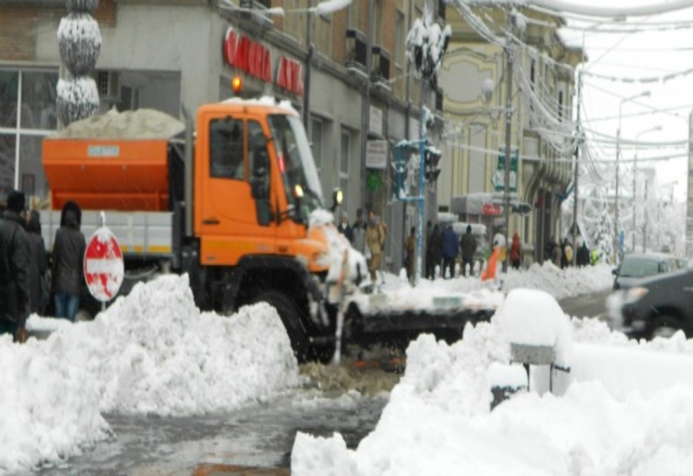 Mai multe utilaje pentru deszăpezirea străzilor din Craiova. Firmele care au câștigat licitația