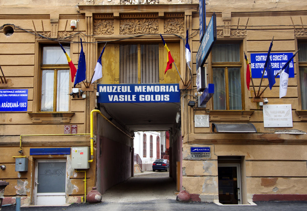 Arad: Muzeul Memorial „Vasile Goldiș” din Arad, decorat cu 2 medalii de către președintele României, Klaus Iohannis. Ce cuprinde singurul muzeu de acest fel din România