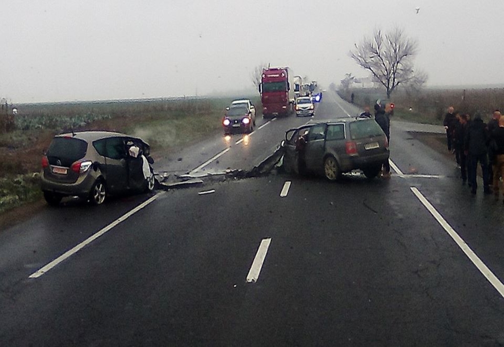 Accident grav în Neamț. Doi şoferi morţi şi o femeie rănită (FOTO)