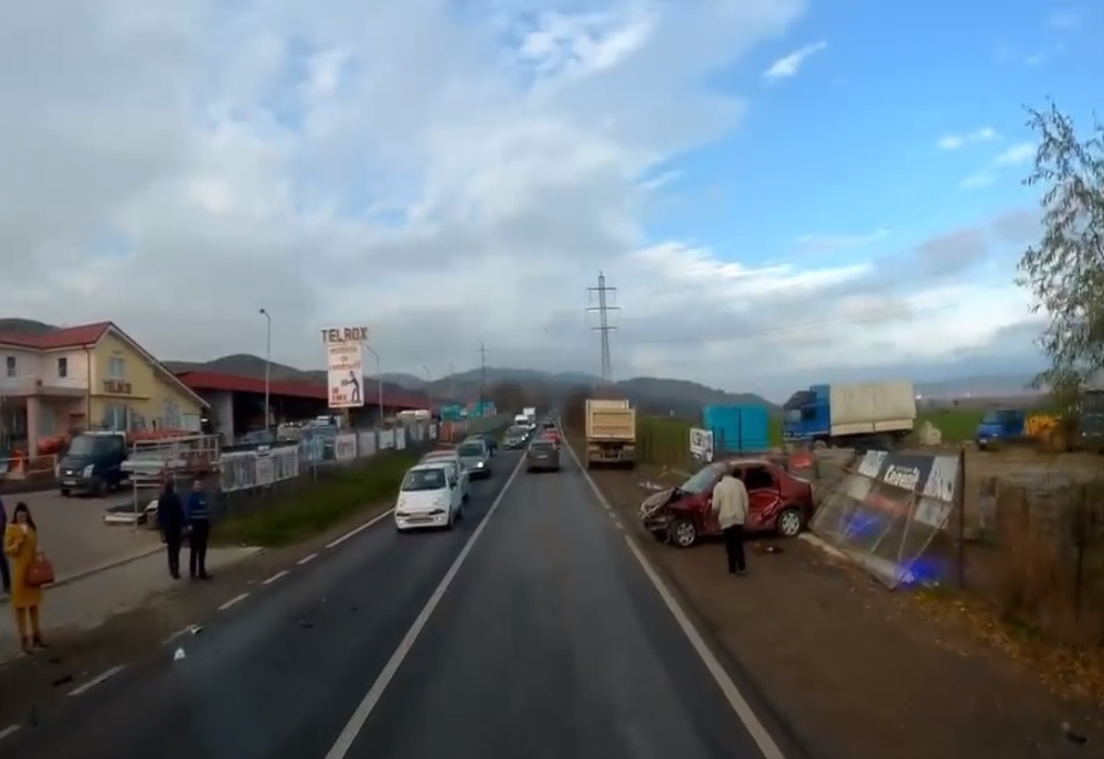 ULTIMA ORĂ – VIDEO: Trafic blocat la Onești în urma unui accident rutier