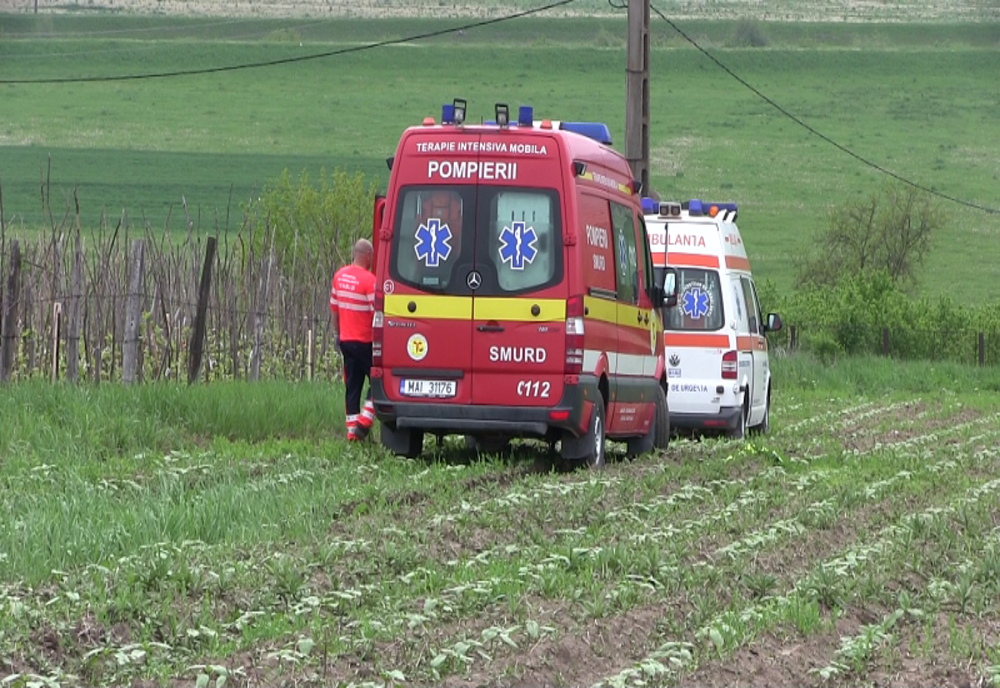 Hușean găsit în comă pe un câmp, dus de urgență la Iași