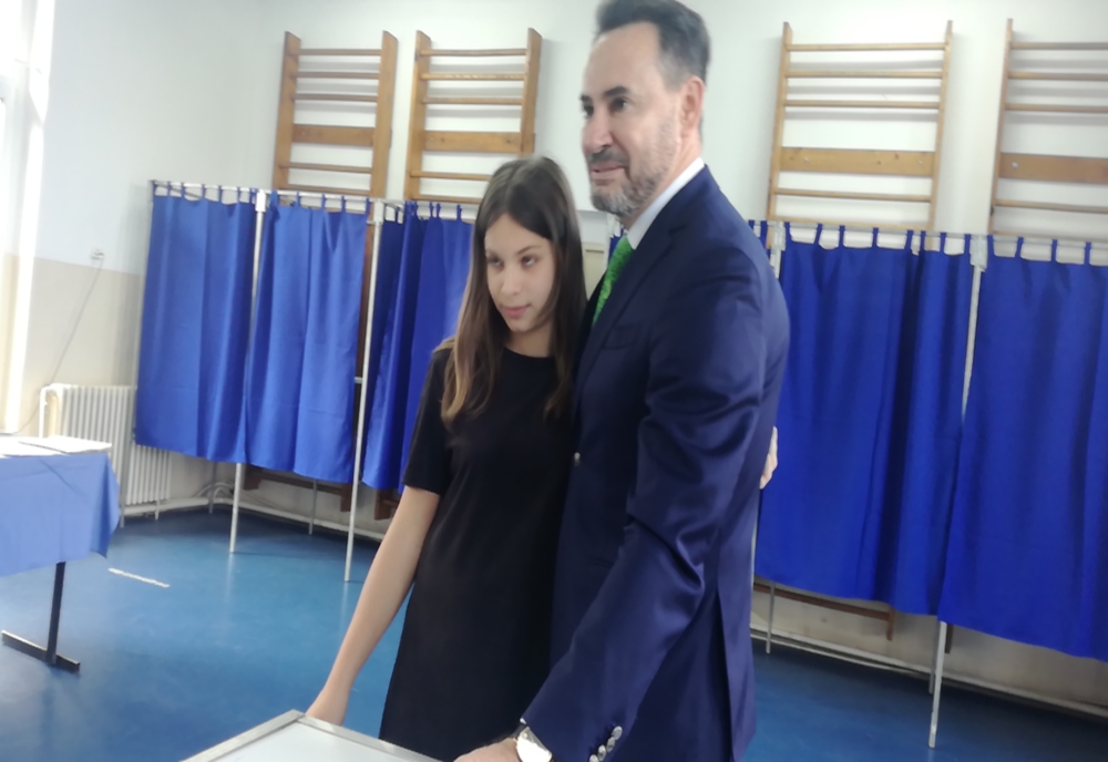 Arad: FOTO VIDEO: Europarlamentarul PNL Gheorghe Falcă: „am votat pentru ca anul 2020 să fie anul schimbărilor la 30 de ani de la Revoluție”