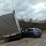 Șapte persoane, implicate într-un accident rutier în Bistrița-Năsăud! Trei adulți și doi copii au ajuns la spital