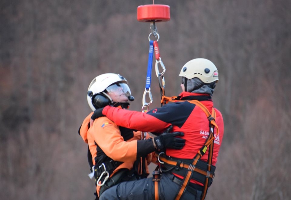 Amplu exercițiu de salvare cu elicopterul SMURD în Munții Oașului