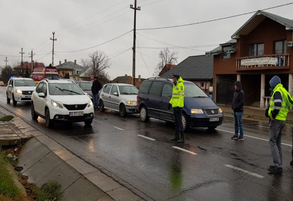 Accident grav la Iași. Opt răniți după o coliziune între trei mașini la Lețcani