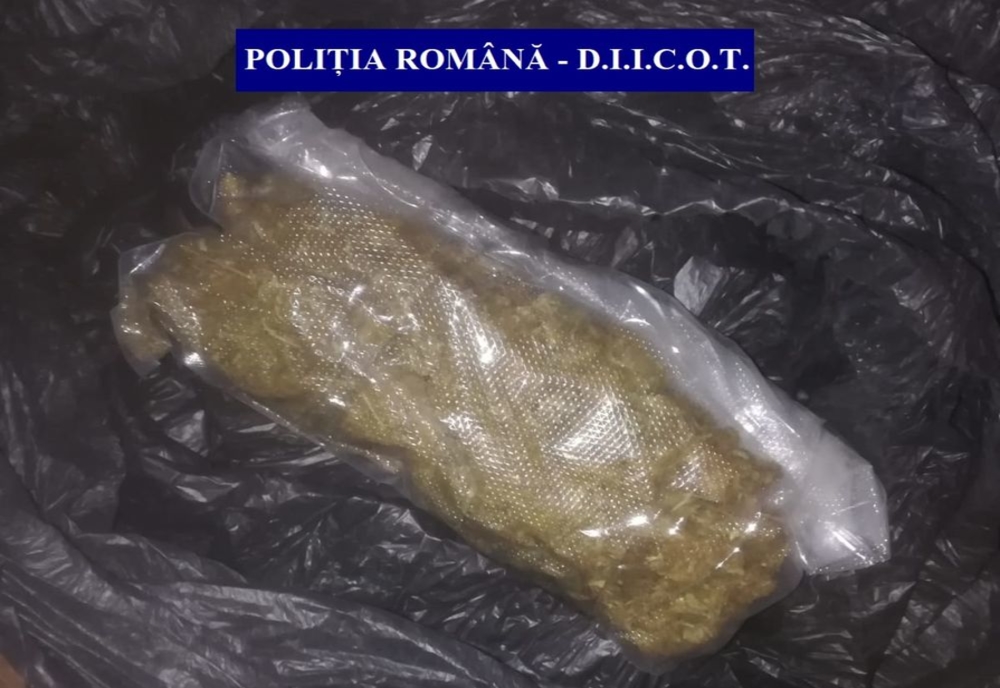 Patru persoane au fost reținute pentru trafic de droguri în județul Călărași