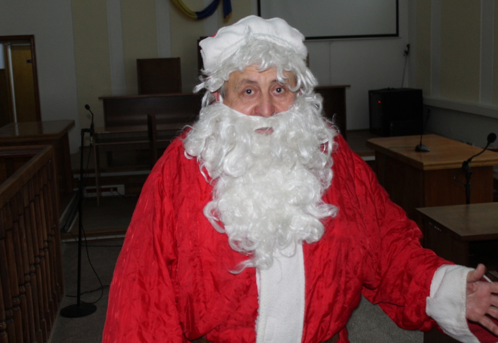 Video: Moș Crăciun a ajuns la Tribunal