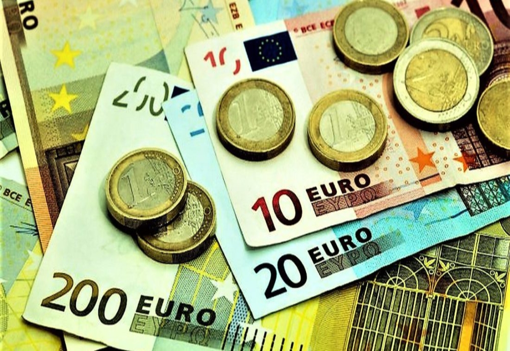 Comisioane mai mici pentru banii trimiși din România în țările din zona euro