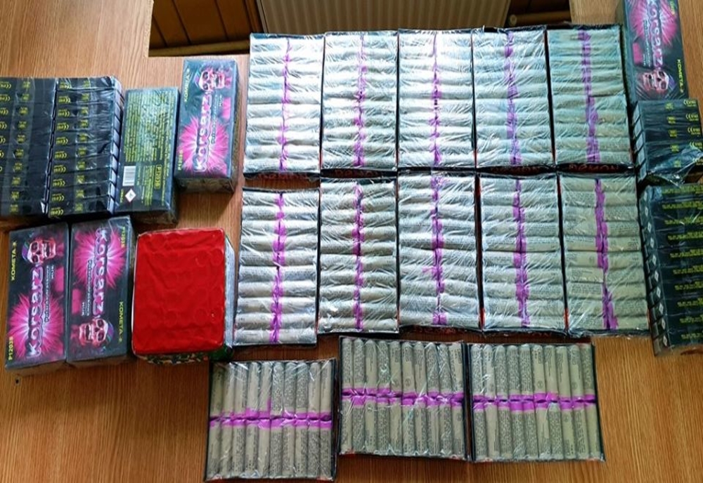 Zeci de mii de articole pirotehnice confiscate și la IL Caragiale, în Dâmbovița