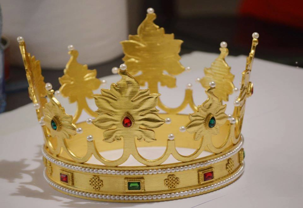 Coroana lui Ștefan cel Mare (replică) a fost sfințită la Târgu Neamț