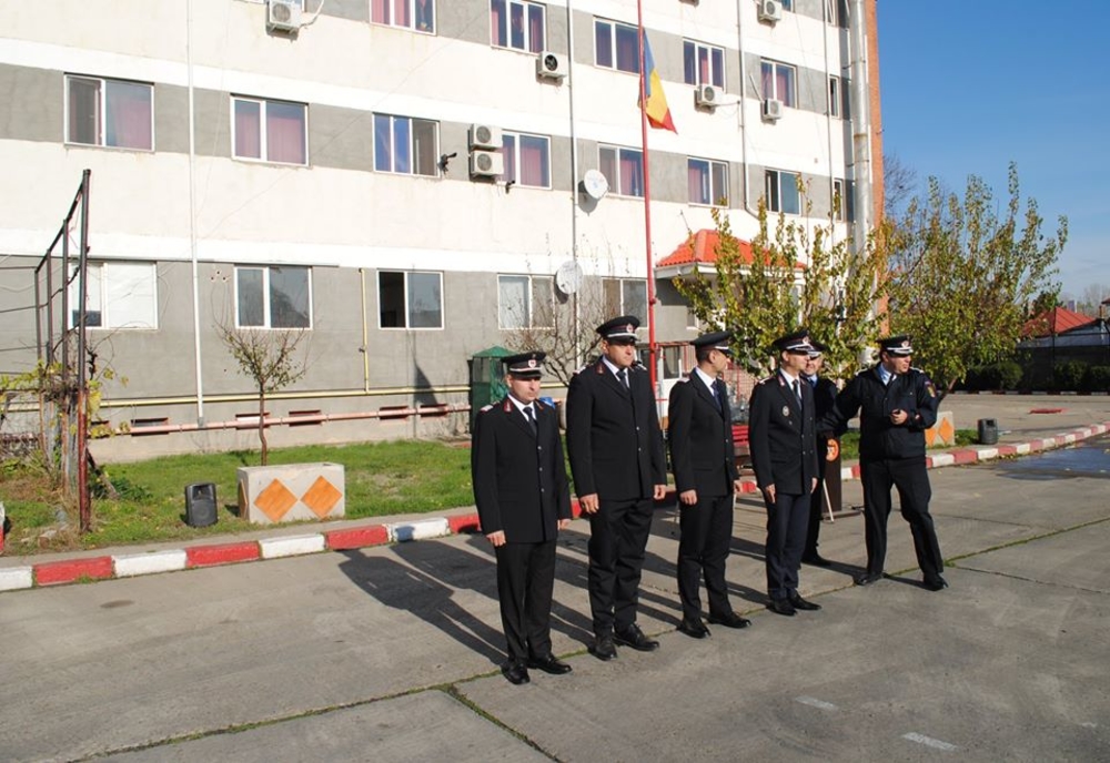 Patru pompieri militari au fost avansați înainte de termen cu ocazia Zilei Naționale