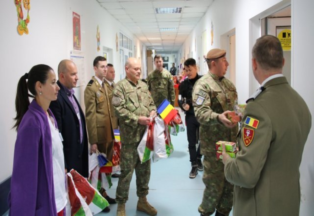 Cadouri pentru copiii internați la Spitalul „Sf. Maria“ Iași din partea militarilor – FOTO