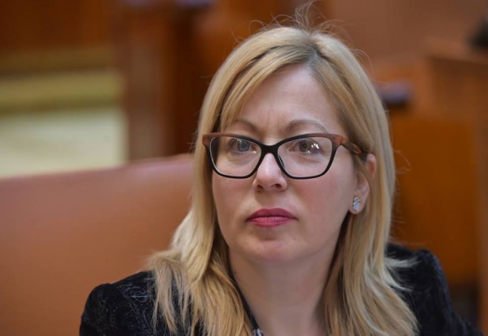 Cristina Iurișniți: Am trimis o interpelare ministrului Educației! Rețeaua școlară nu se construiește din pix de către inspectorate