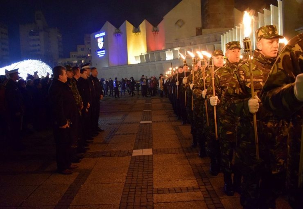 Ziua Națională a României s-a încheiat cu o ceremonie de retragere cu torțe
