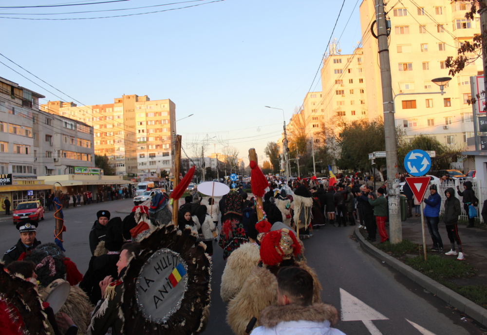 Parada portului și datinilor populare pe străzile Brăilei