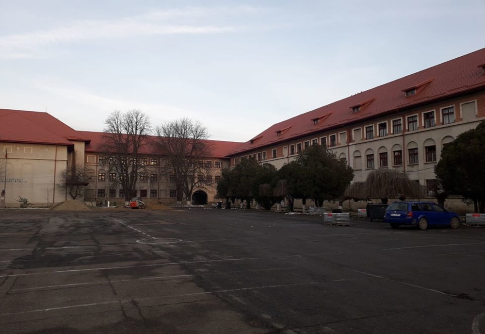 Lucrările de refacere de la Liceul Teoretic „Mihai Eminescu” din Bârlad, aproape de final