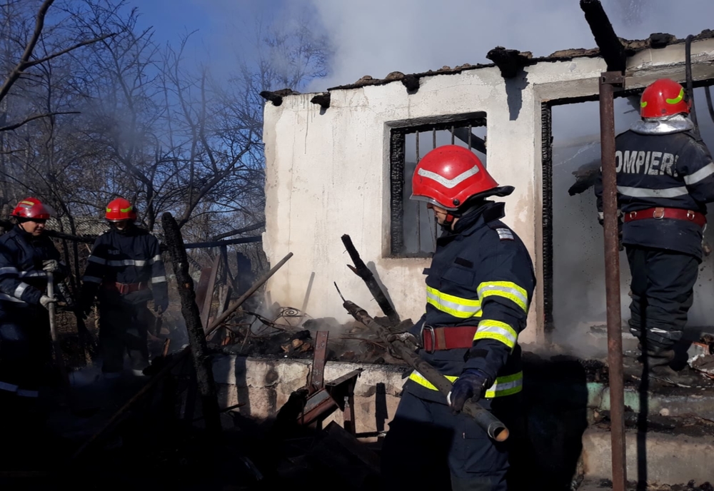 DEZASTRU pentru o familie din Olt. Le-a ars casa în proporţie de 90 la sută – VIDEO