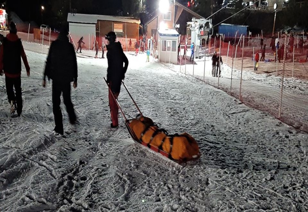 Tânără din Constanța, accidentată pe pârtia de schi din Durău (FOTO)