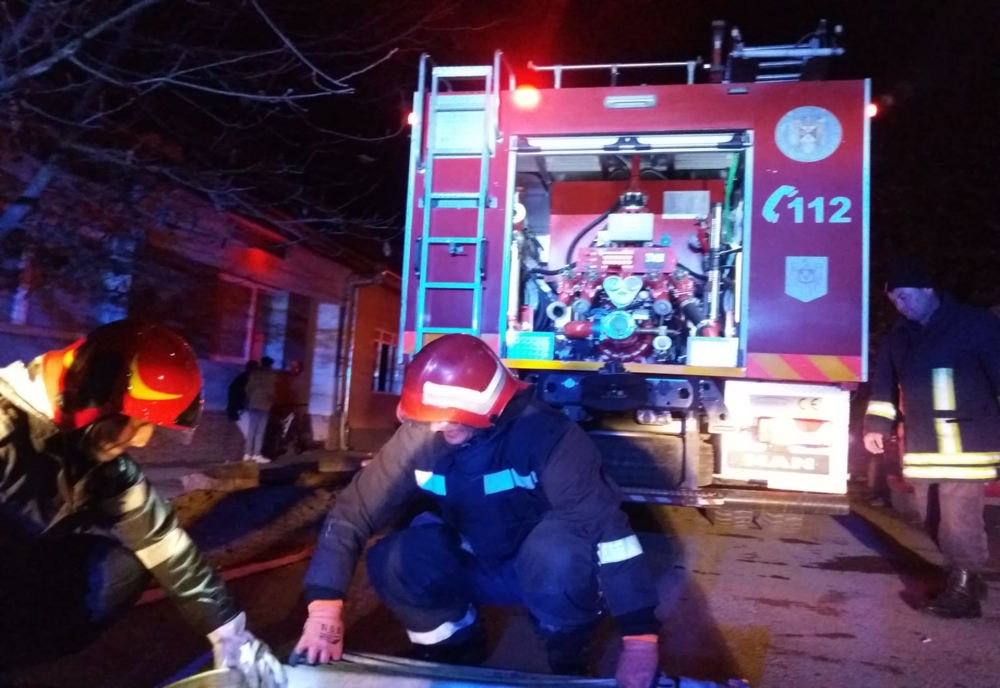 Pompierii vasluieni intervin pentru salvarea unui bărbat căzut într-o fântână – VIDEO