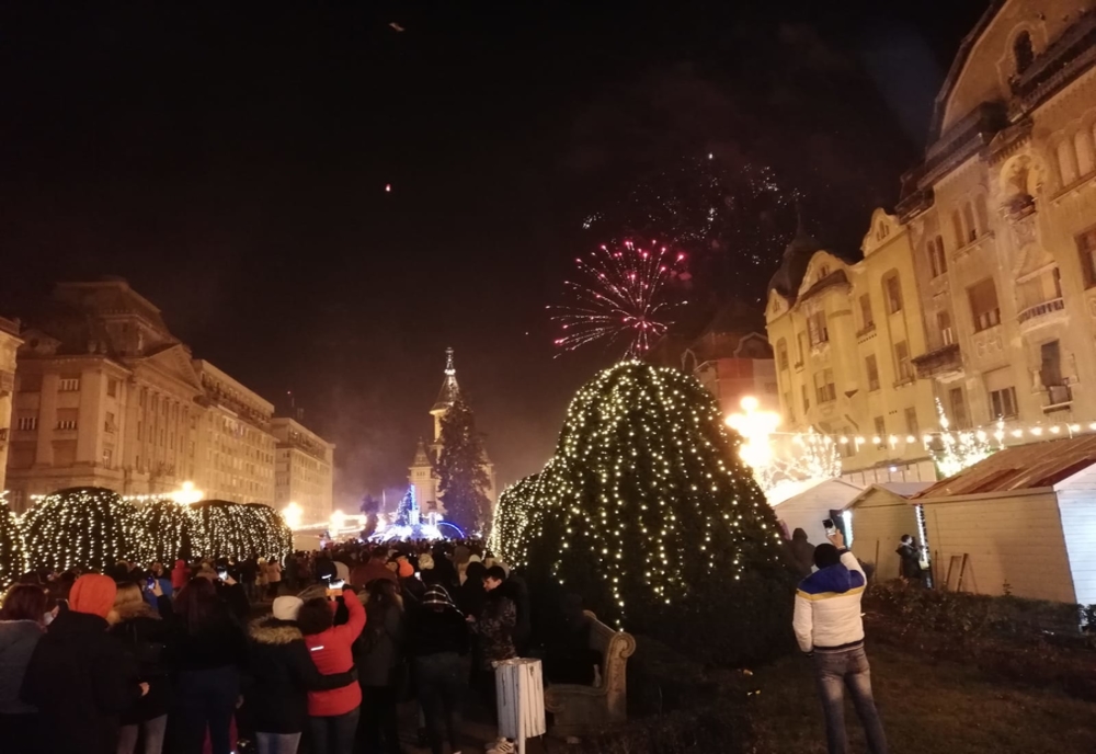 Revelionul retro și focul de artificii au punctat trecerea Timișoarei în 2020