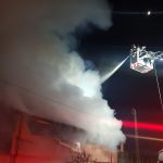 Un incendiu a cuprins o vilă din comuna olteană Curtişoara – VIDEO