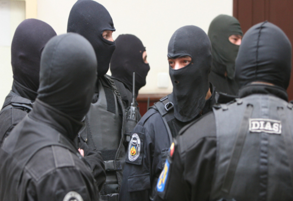 Polițiștii de investigare a criminalității economice efectuează 102 percheziții domiciliare, în 25 de județe și în București
