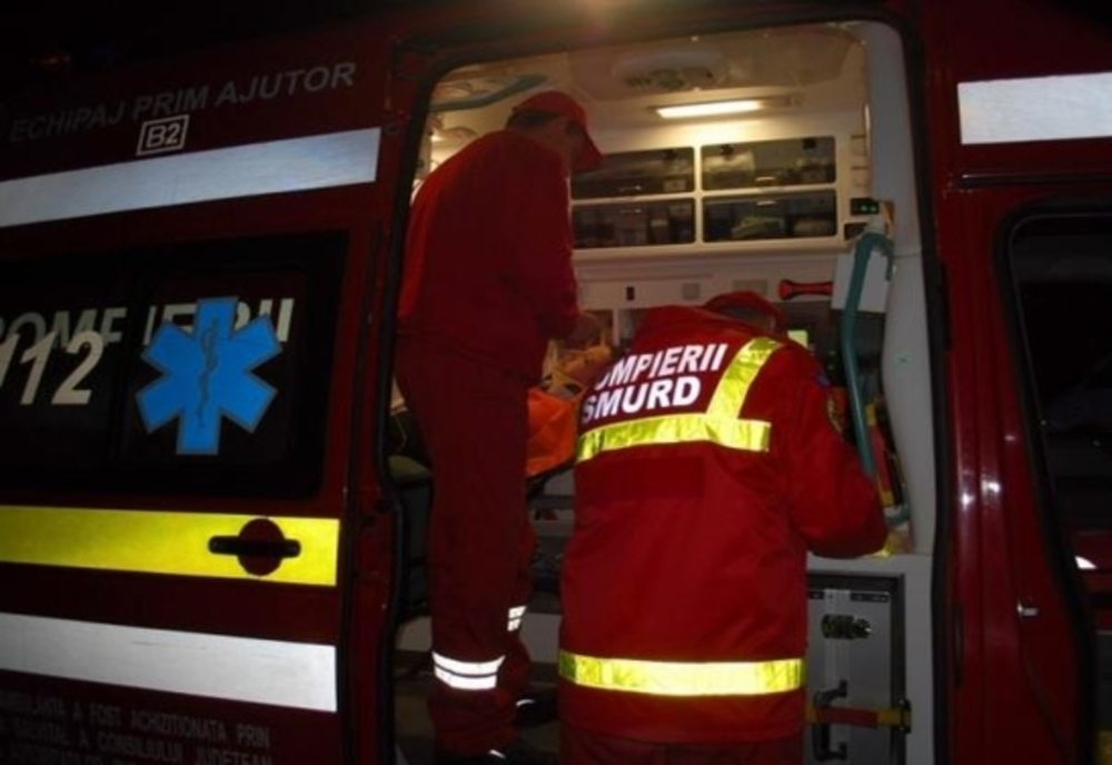 O femeie din Salcea a ajuns în stare gravă la spital după ce a fost acroșată de un autoturism