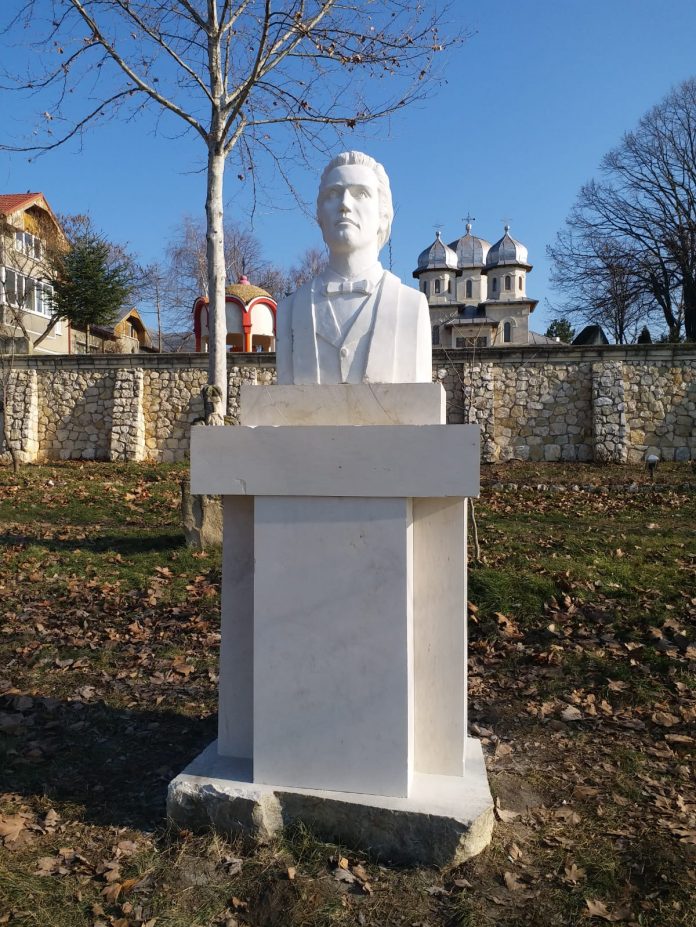 Monument Mihai Eminescu la Dervent