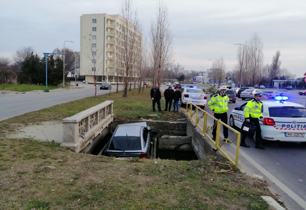 FOTO VIDEO| Beat la volan, a intrat cu mașina direct într-un canal din Mamaia