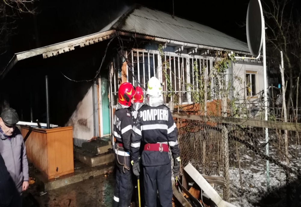 O femeie a ars de vie, în locuința sa,  în noaptea dintre ani – FOTO&VIDEO