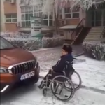VIDEO Pacient în scaun cu rotile, abandonat și umilit la Spitalul Județean Focșani
