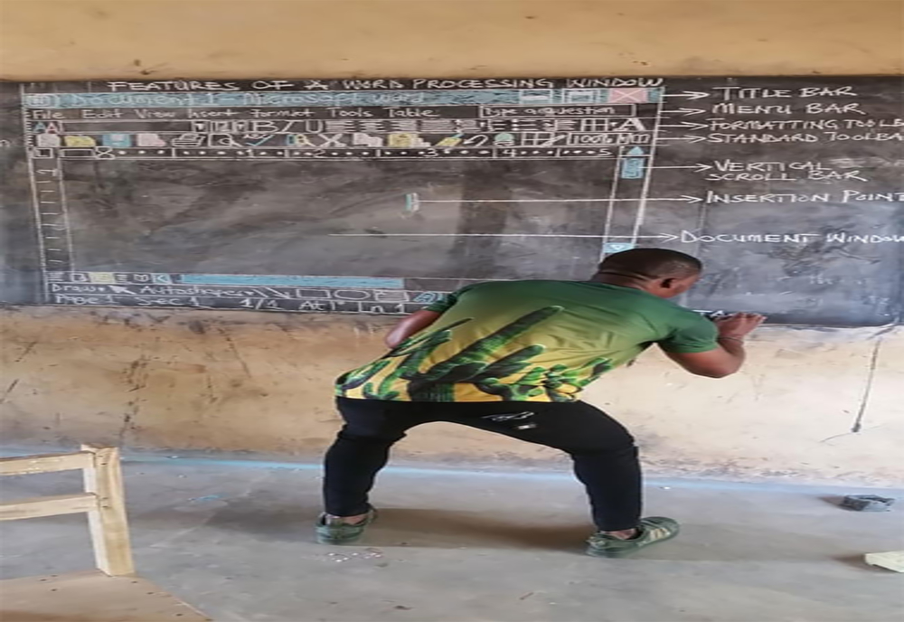 Gest impresionant al unui profesor din Africa: predă Word pe tabla din clasă