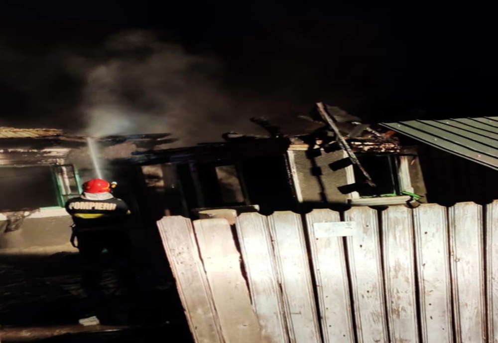 Explozie a unei butelii urmată de incendiu în Neamț. Proprietara a suferit arsuri la nivelul feței și a mâinilor