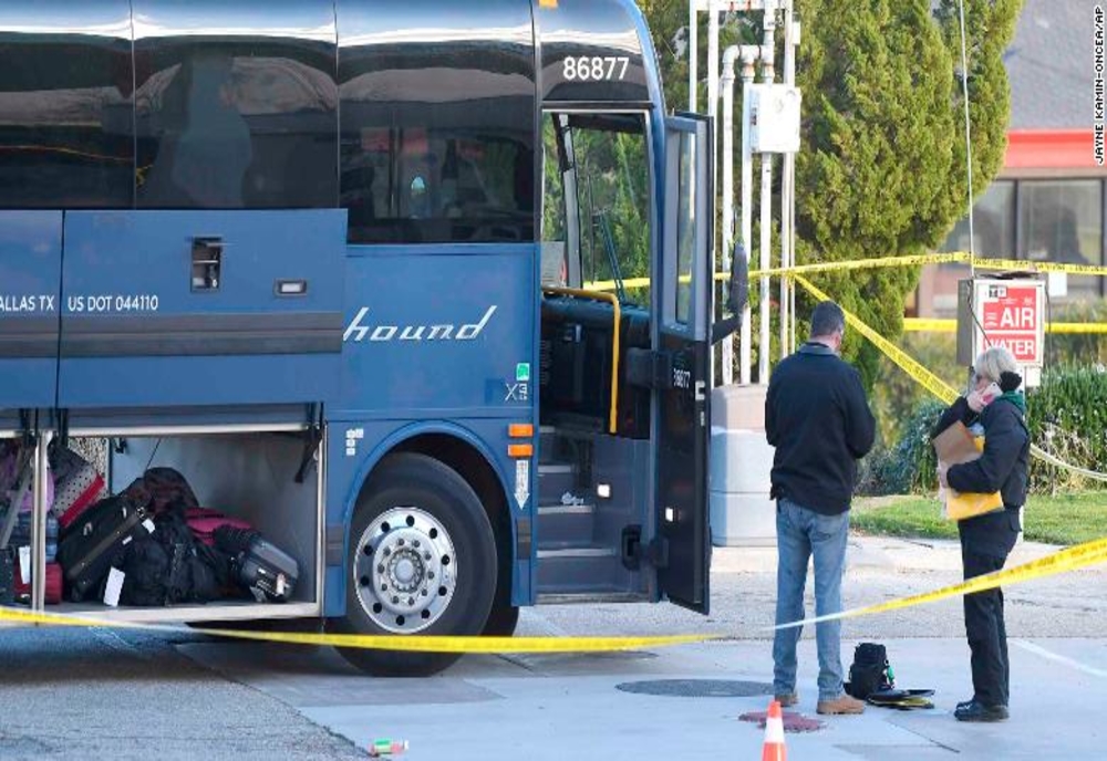 Atac în SUA. Mai multe victime, după ce un bărbat a deschis focul într-un autocar