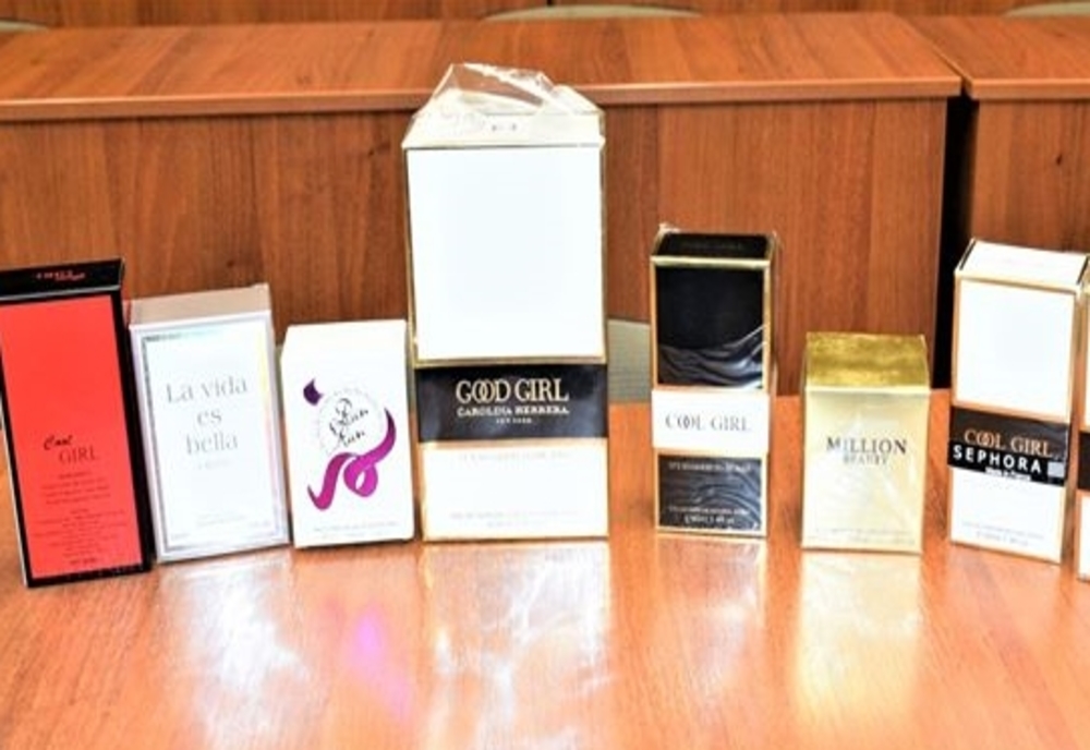 Parfumuri contrafăcute vândute în Piața Someș