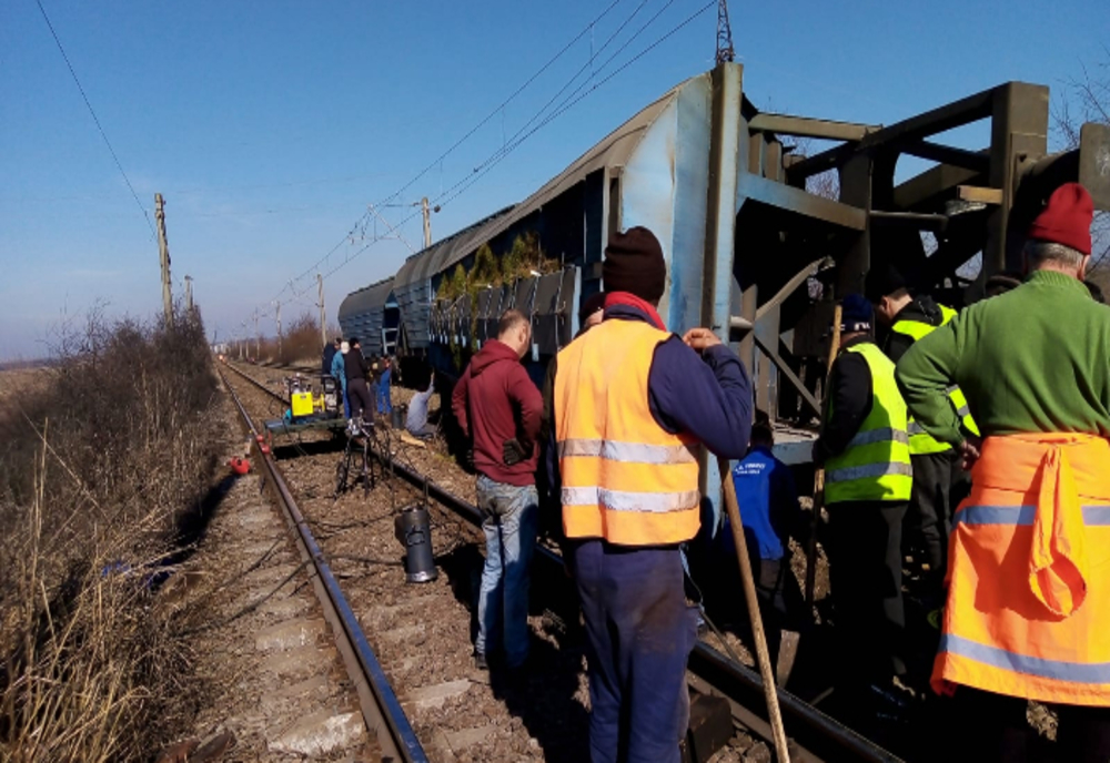 A fost reluat traficul feroviar în judeţul Olt, unde un tren a deraiat