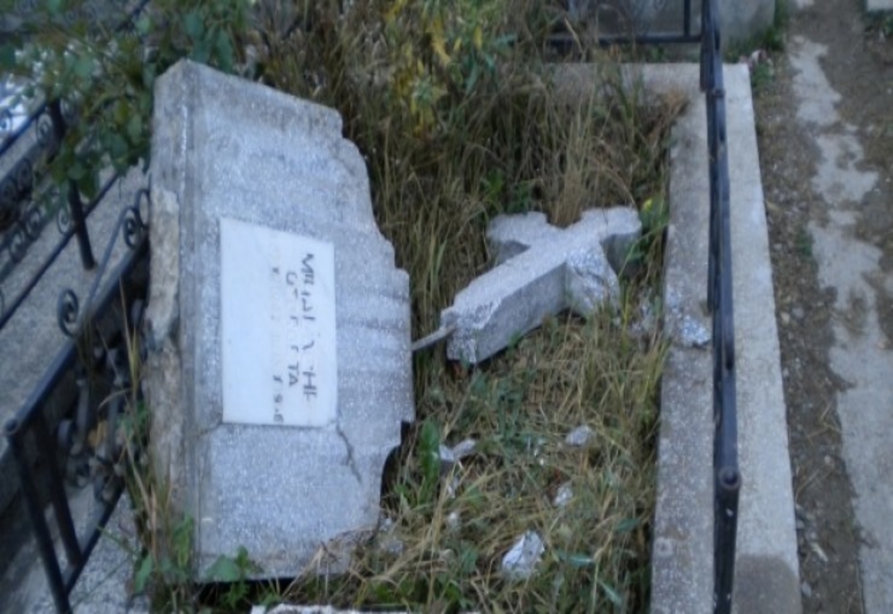 A furat cruci de marmură din cimitire din județele Teleorman și Giurgiu