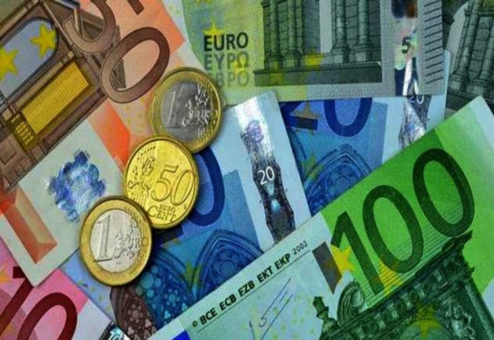 Leul recuperează timid în fața euro, dar pierde teren în fața celorlalte valute