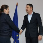 Plt. maj. Daniela Sîrbu de la ISU Mehedinți, felicitat de prefect