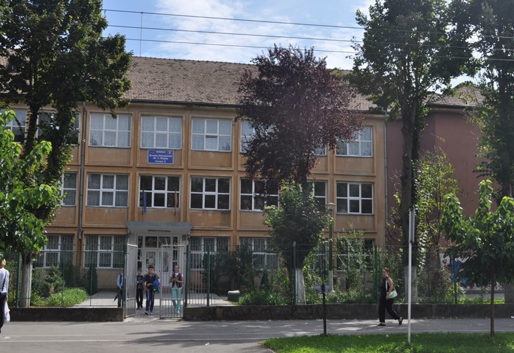 Cursuri suspendate la Școala Gimnazială nr 7 din Reșița pentru dezinfecție în urma a zeci de cazuri de rujeolă
