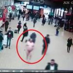 Striptease la Gara de Nord. Un bărbat a umblat dezbrăcat „în semn de protest față de politicieni” (VIDEO)